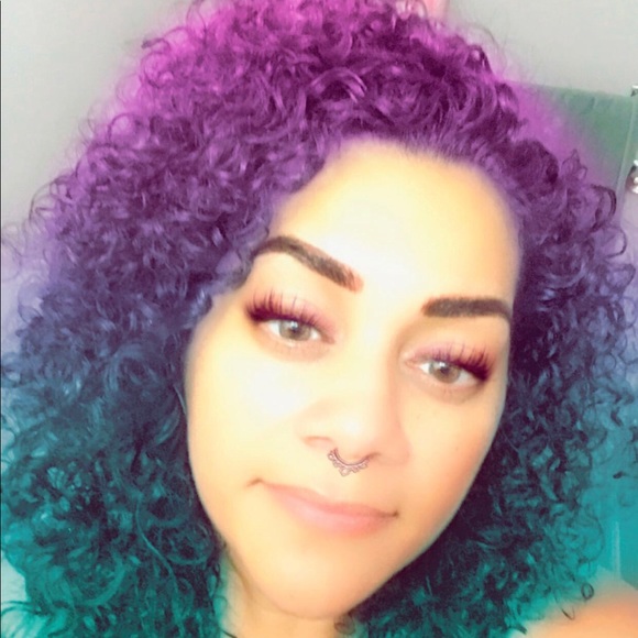 Meet your Posher, Eliza - Picture 1 of 1